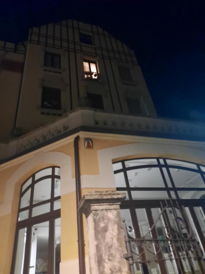 Bilocale Liberty Lägenhet Viggiù Exteriör bild